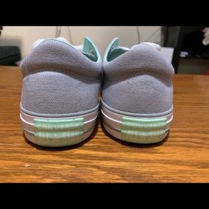 Grey converse low sneaker